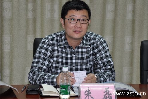青岛西海岸职业教育有限公司副总经理朱磊一行到访学院